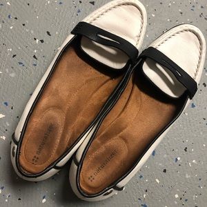 Naturalizer Moccasin Style Shoes